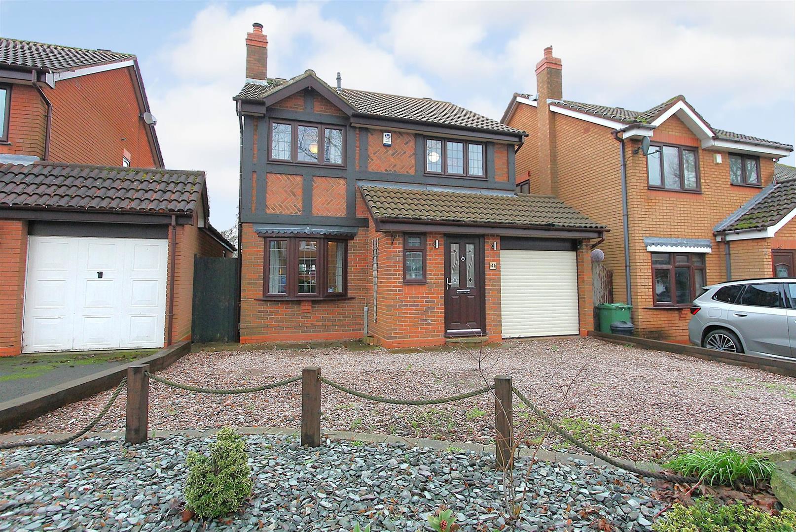 4 bed property in Poplar Crescent, Stourbridge
